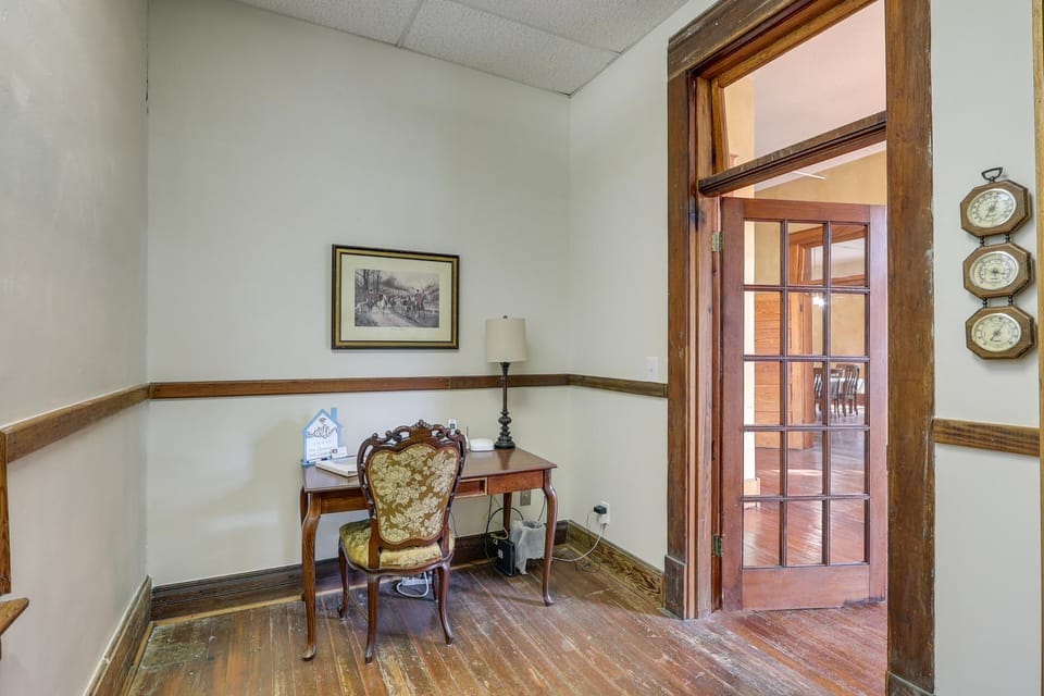 Renovated Schoolhouse w/ Piano & Private Deck! House in Kansas