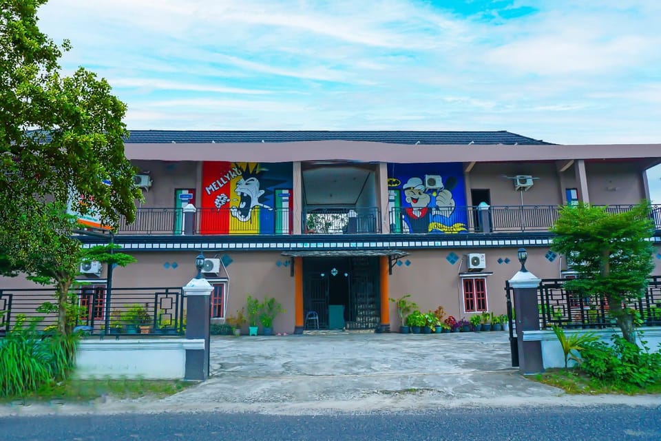 Facade/entrance