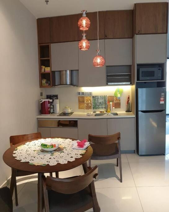 Kitchen or kitchenette, Dining area, minibar