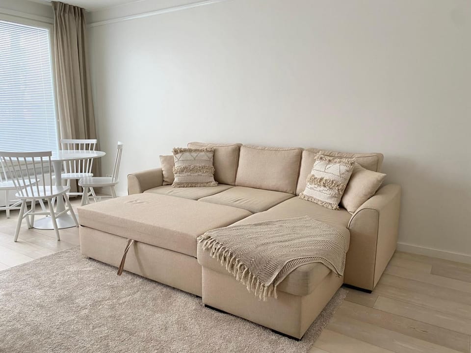 Bed, Living room