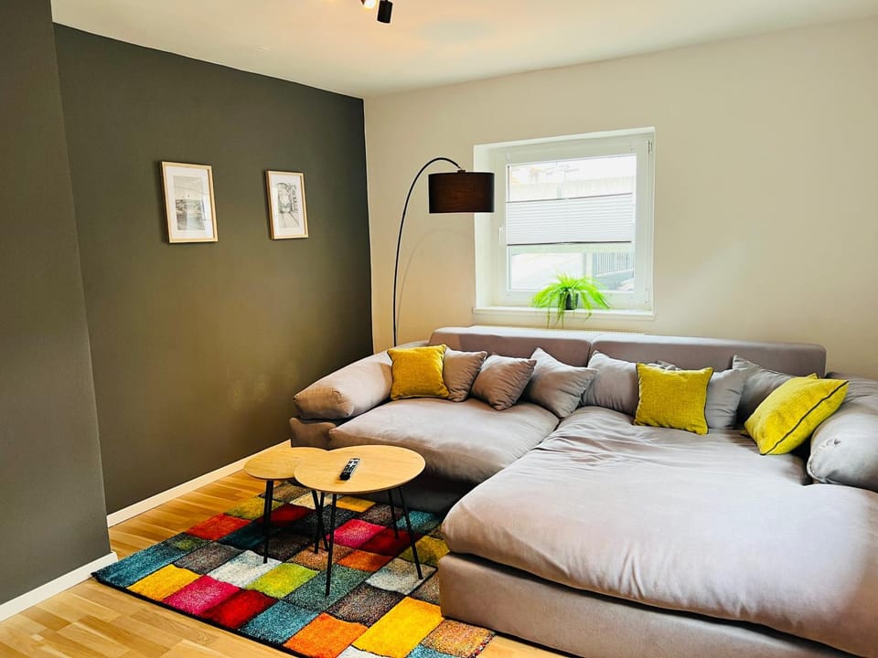 Living room, Photo of the whole room