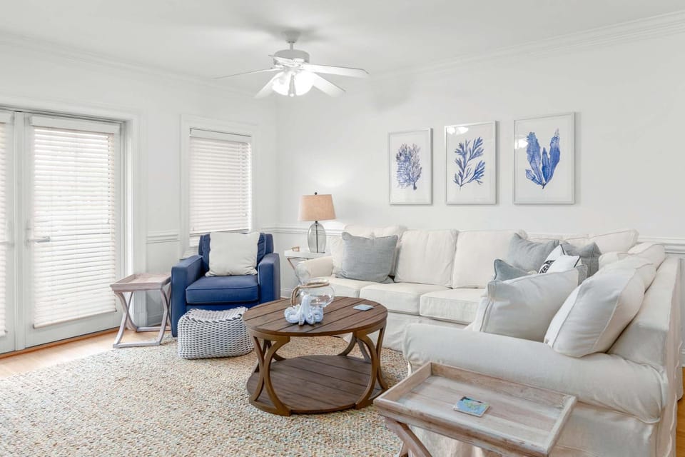 Living room, Seating area, furniture