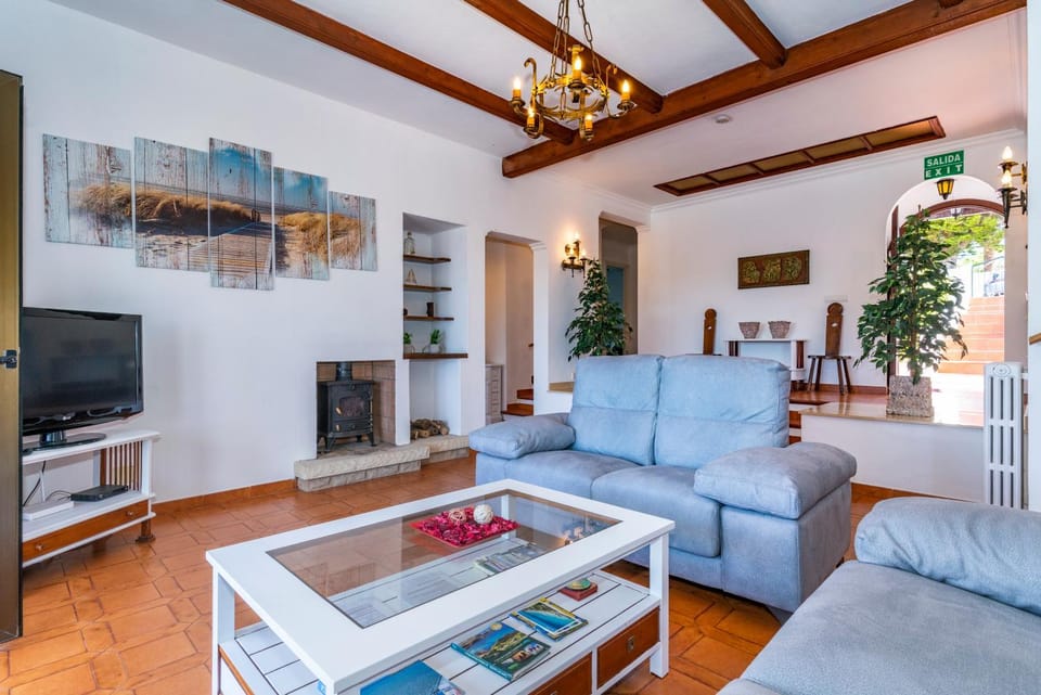Communal lounge/ TV room, TV and multimedia, Living room, Seating area