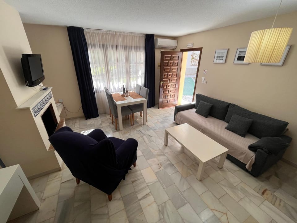 TV and multimedia, Living room, Seating area