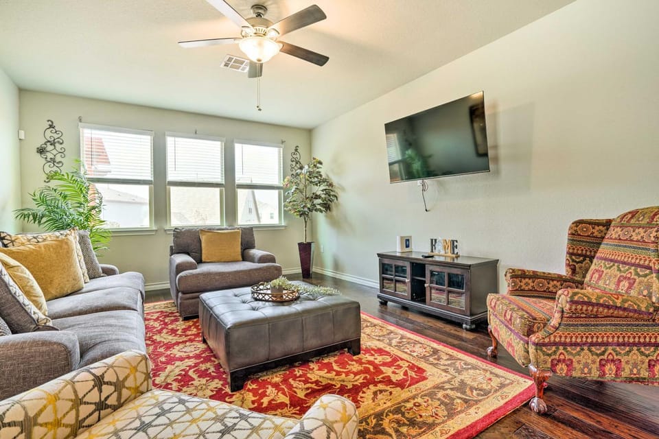 San Antonio Vacation Rental w/ Hot Tub, Yard! House in San Antonio
