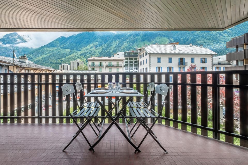Superbe appartement avec parking gratuit en centre ville et aux pieds des pistes Apartment in Chamonix