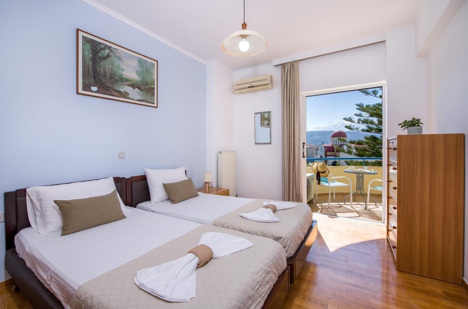 Bed, View (from property/room), Balcony/Terrace, Photo of the whole room, Bedroom