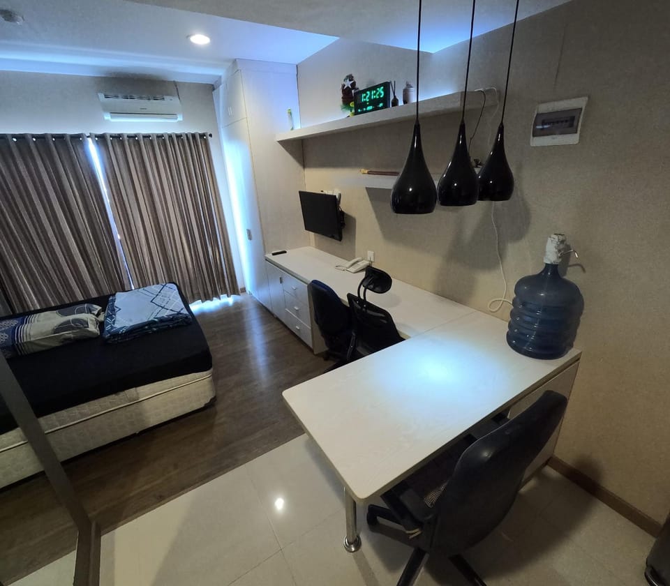 Property building, Bed, TV and multimedia