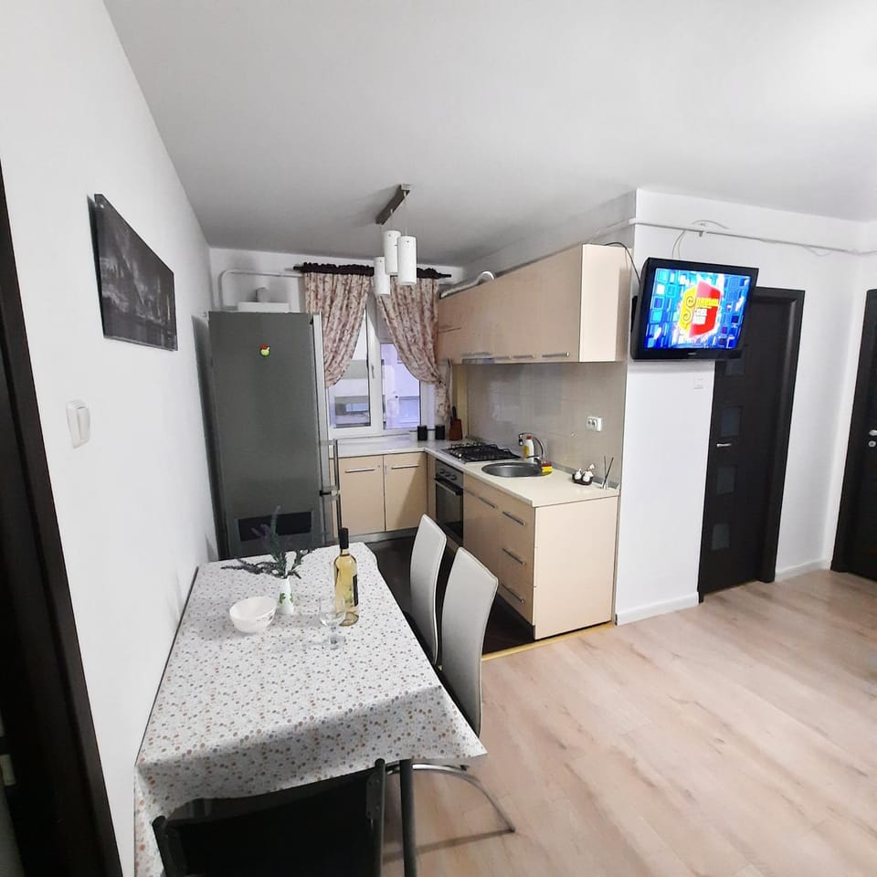 Communal lounge/ TV room, Kitchen or kitchenette, Dining area, minibar, pet friendly, stove
