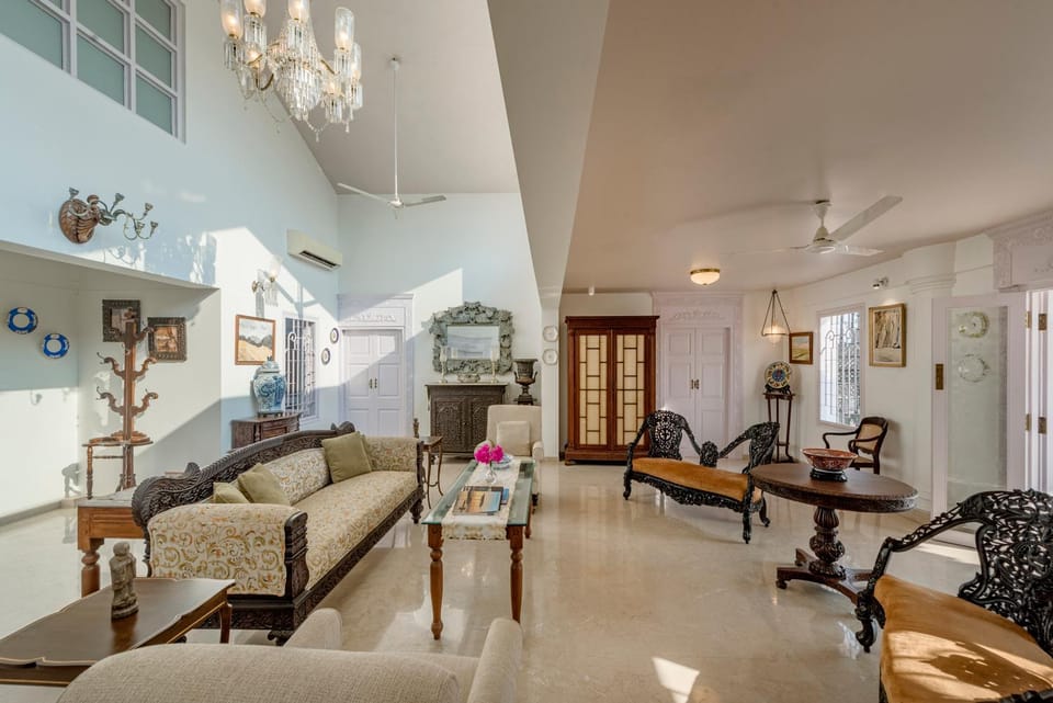 Living room, Seating area