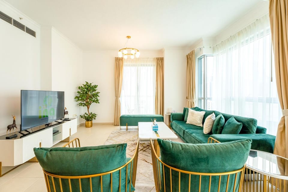 Communal lounge/ TV room, TV and multimedia, Living room, Seating area, Evening entertainment