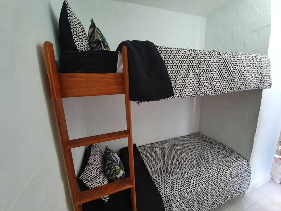 Bed, Bedroom, bunk bed