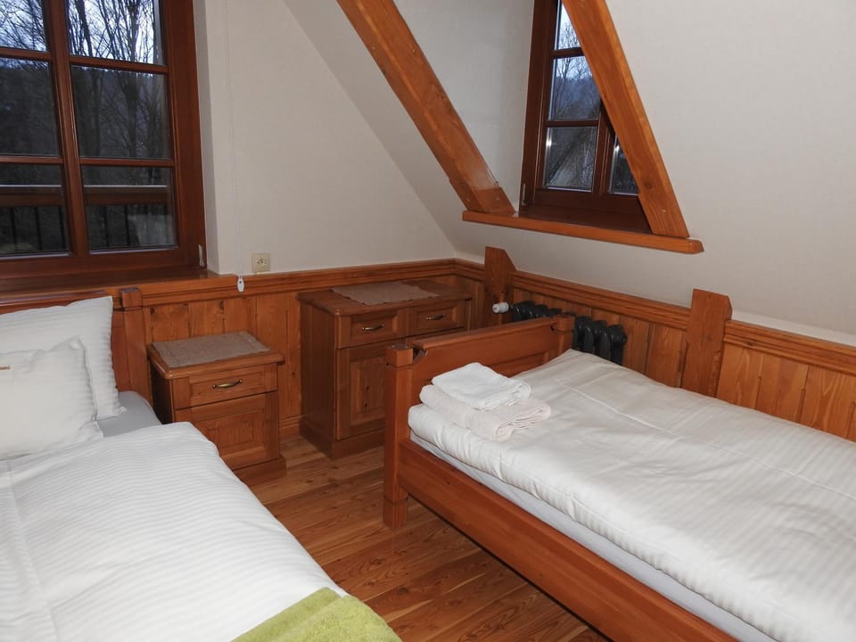 Willa pod Lipami Jagniątków Bed and Breakfast in Lower Silesian Voivodeship