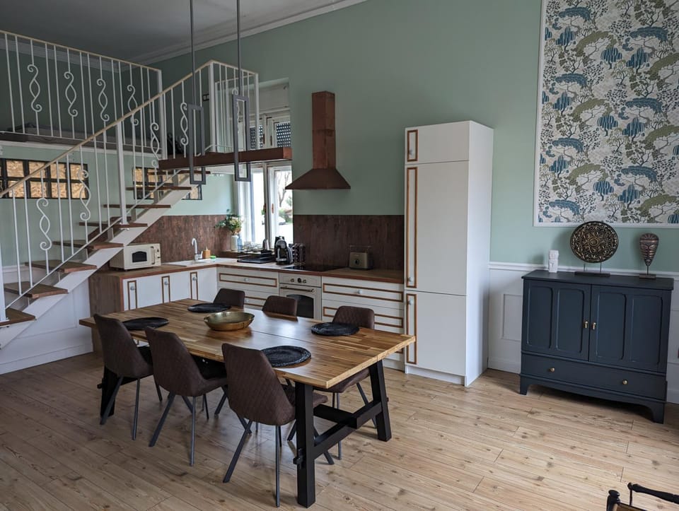 Kitchen or kitchenette, Living room, Dining area