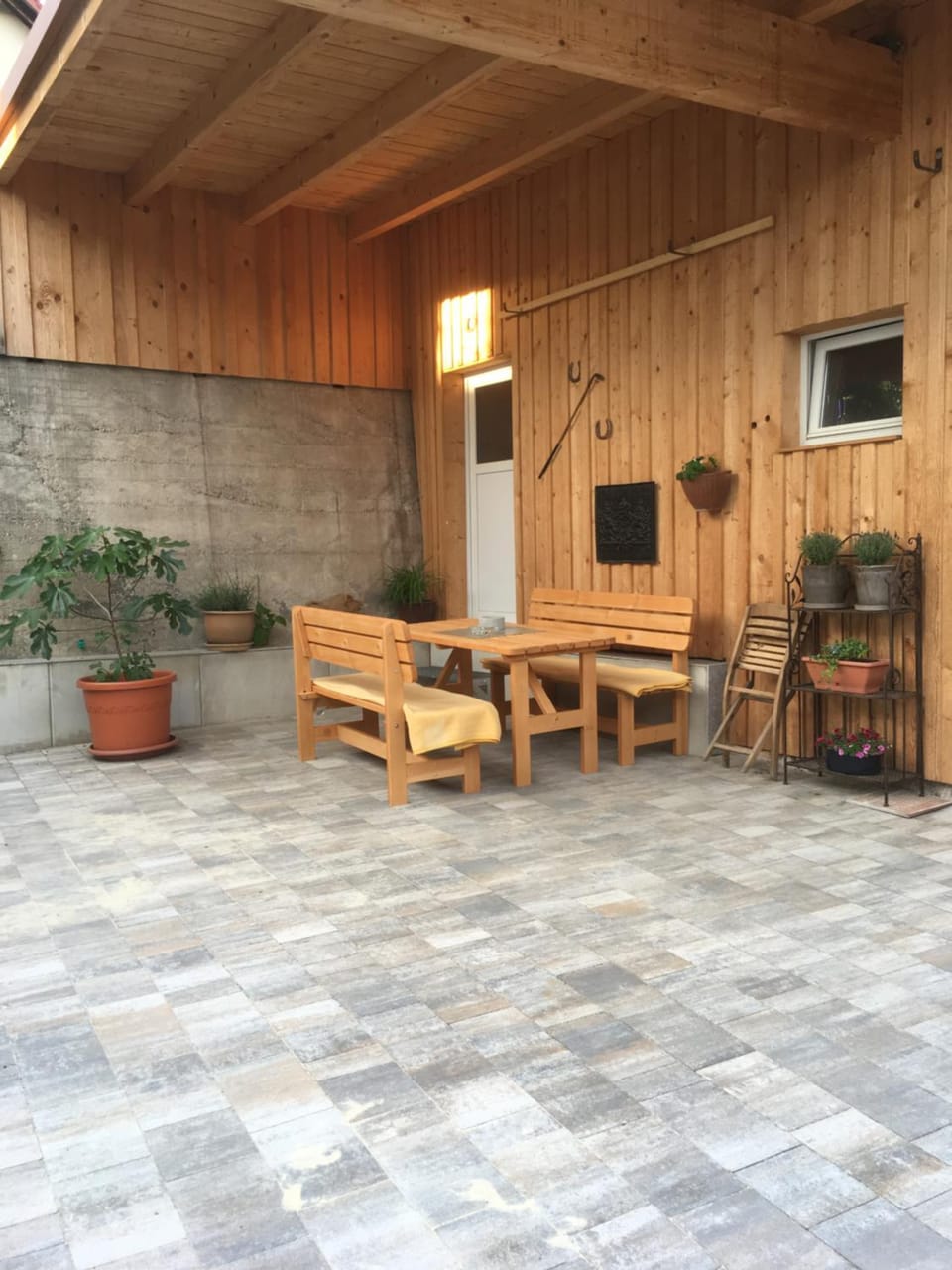 Patio, Dining area, Evening entertainment