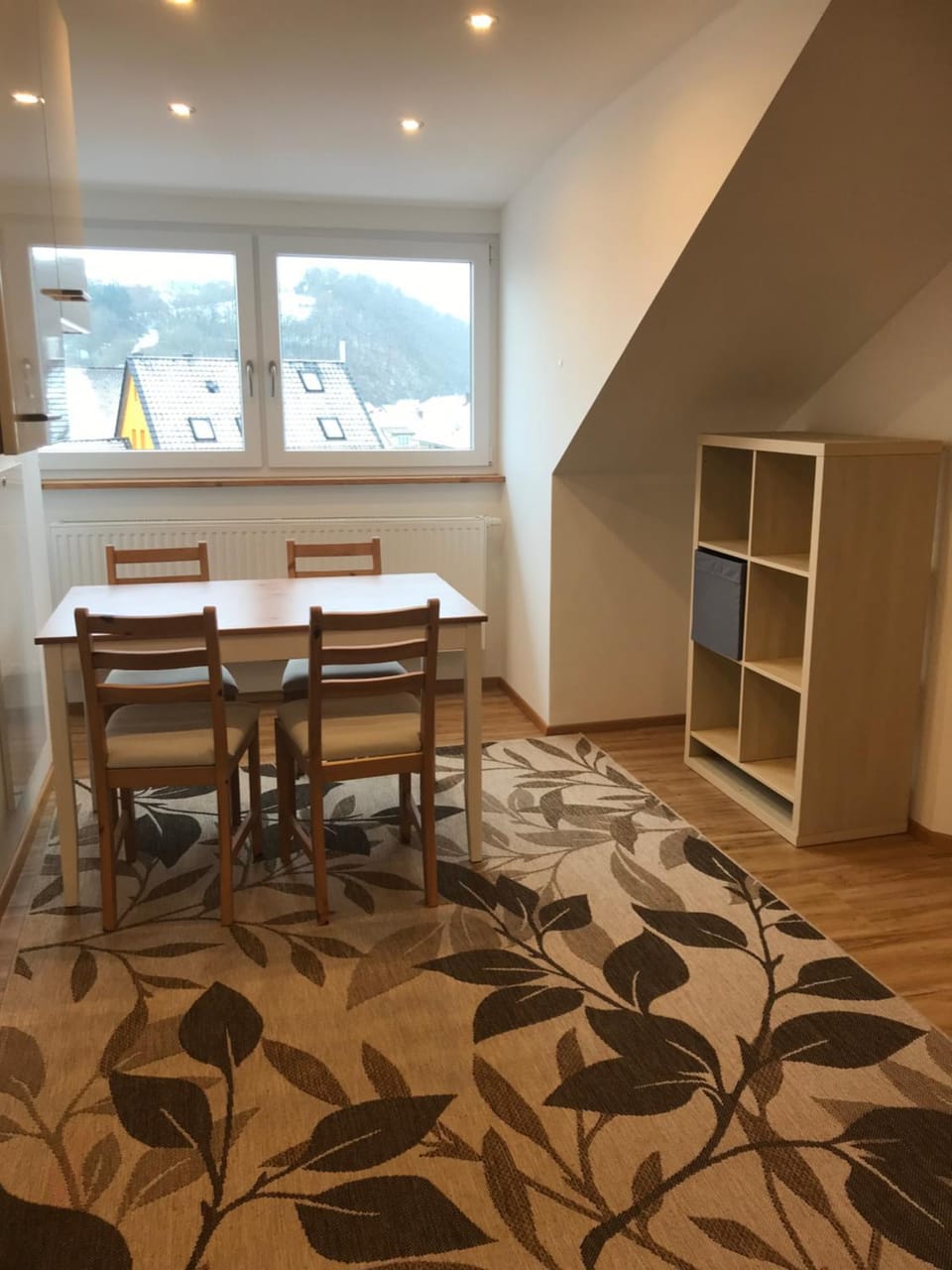 Seating area, Dining area