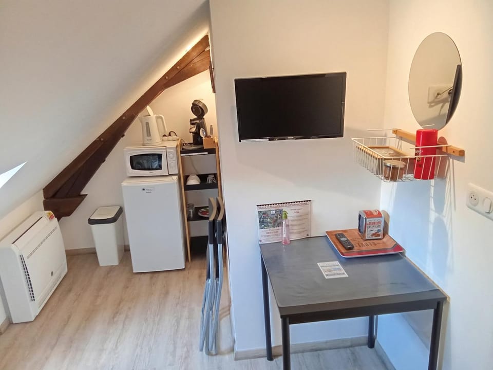 TV and multimedia, Photo of the whole room, Dining area