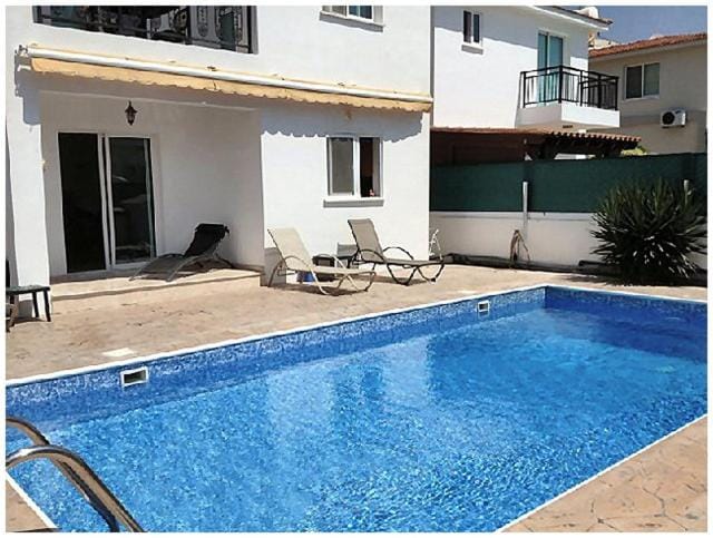Balcony/Terrace, Swimming pool, Swimming pool