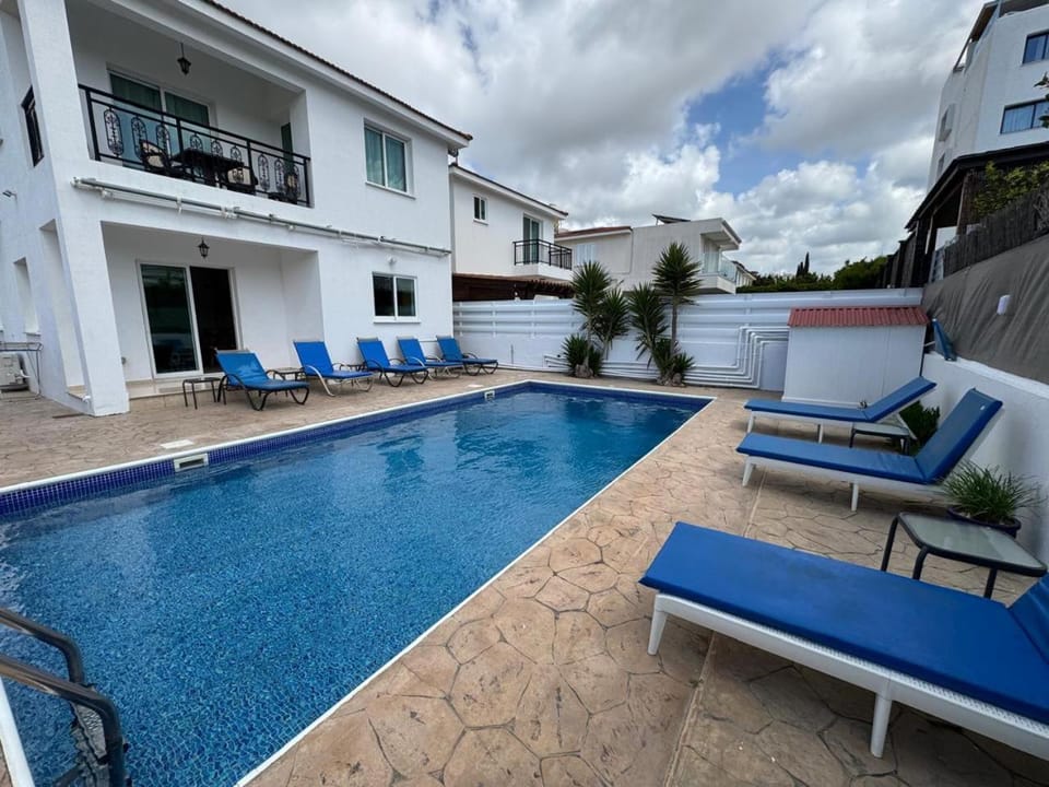 White Rose Villa Villa in Yeroskipou