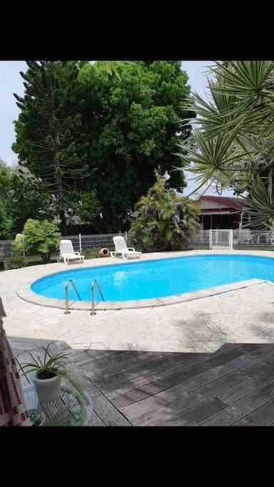 T2 agréable et lumineux proche des plages du Gosier - 1 chambre - wifi disponible House in Le Gosier