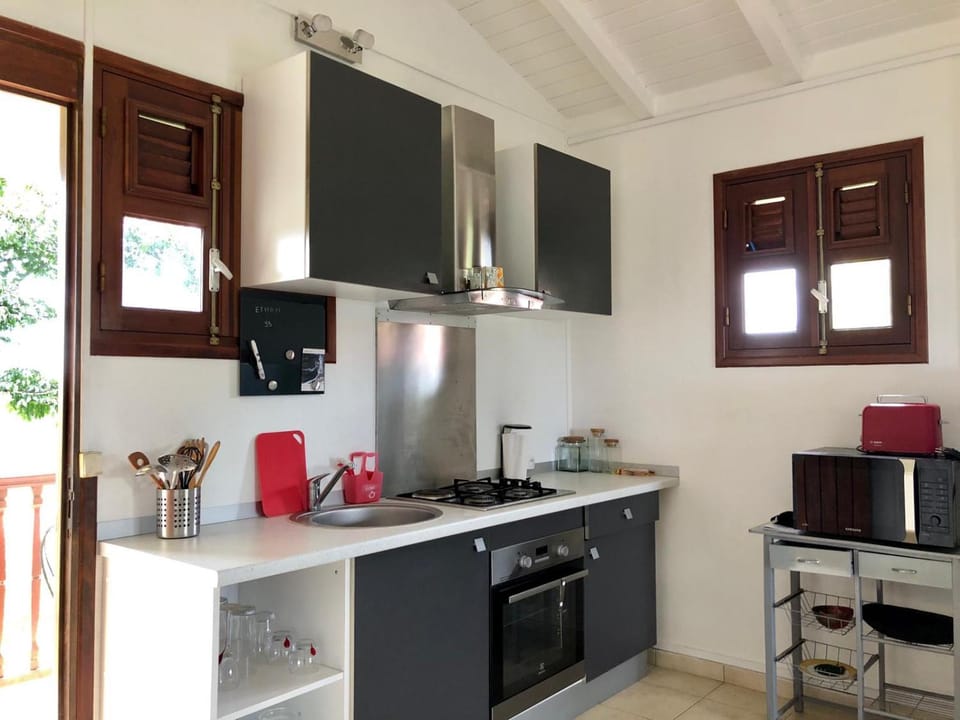 T2 agréable et lumineux proche des plages du Gosier - 1 chambre - wifi disponible House in Le Gosier