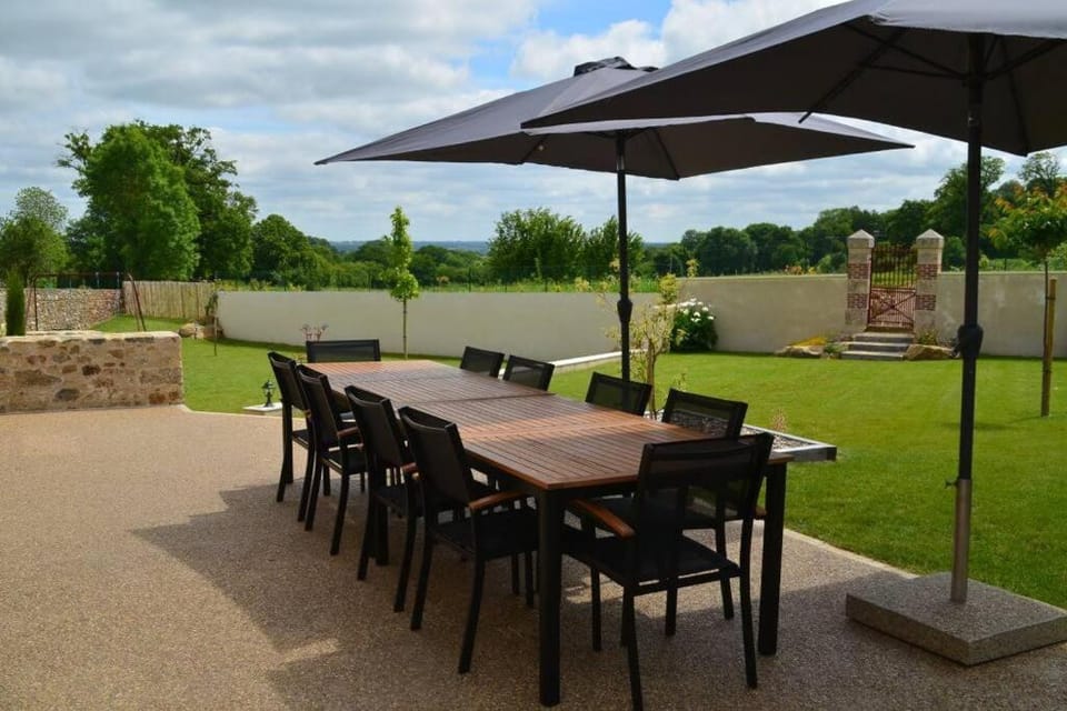 Patio, Garden, Dining area