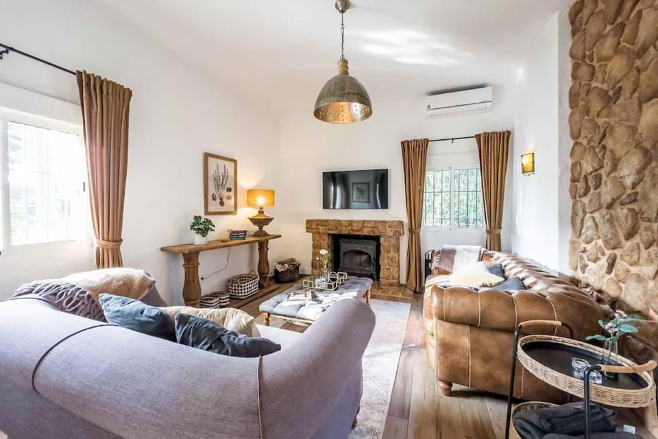90-Cosy House With Roof Terrace in Calahonda, Mijas! House in Sitio de Calahonda