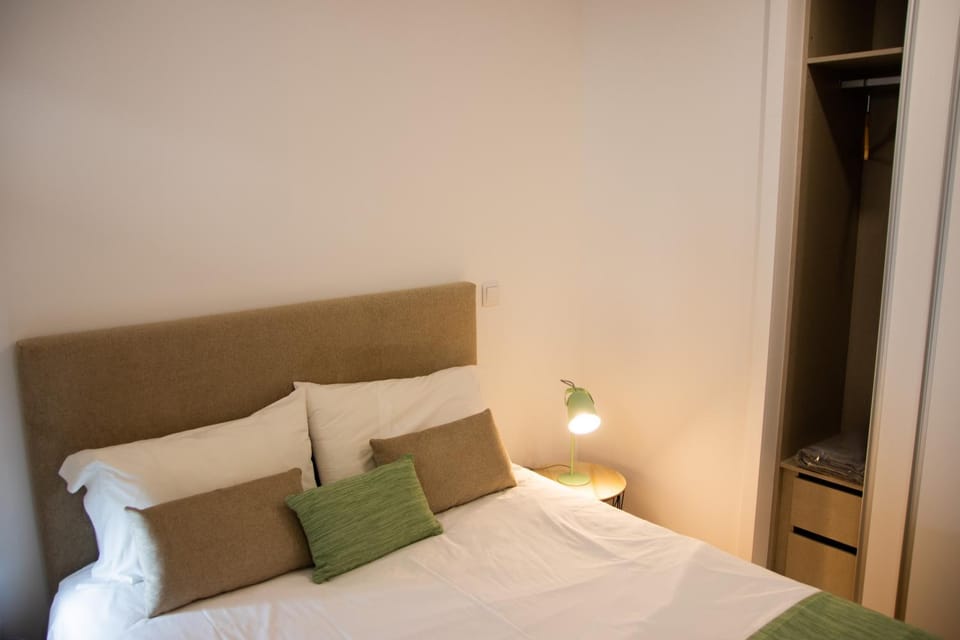 Bed, Photo of the whole room, Bedroom, wardrobe