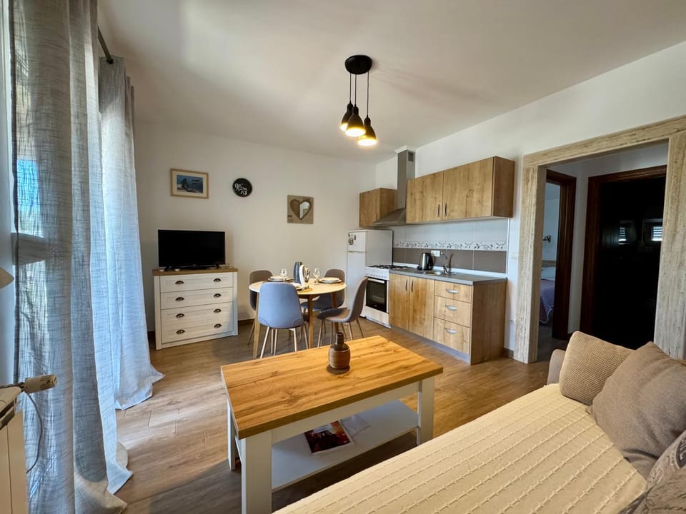 Kitchen or kitchenette, Living room, Dining area