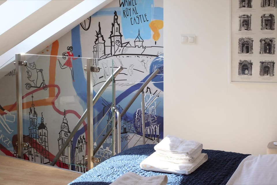 Bed, Photo of the whole room, towels
