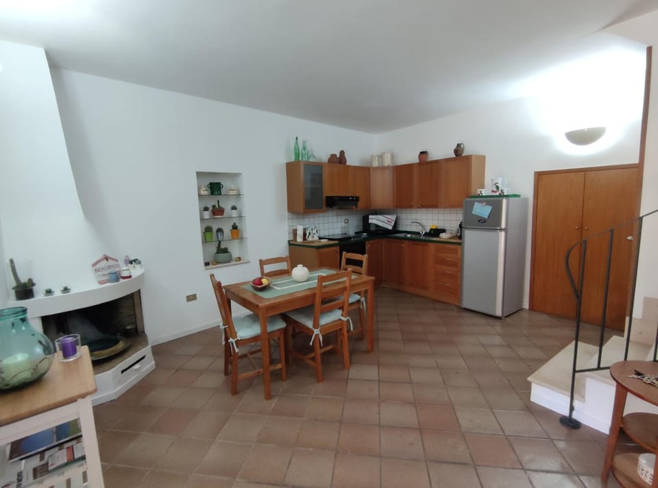 Kitchen or kitchenette, Dining area, pet friendly