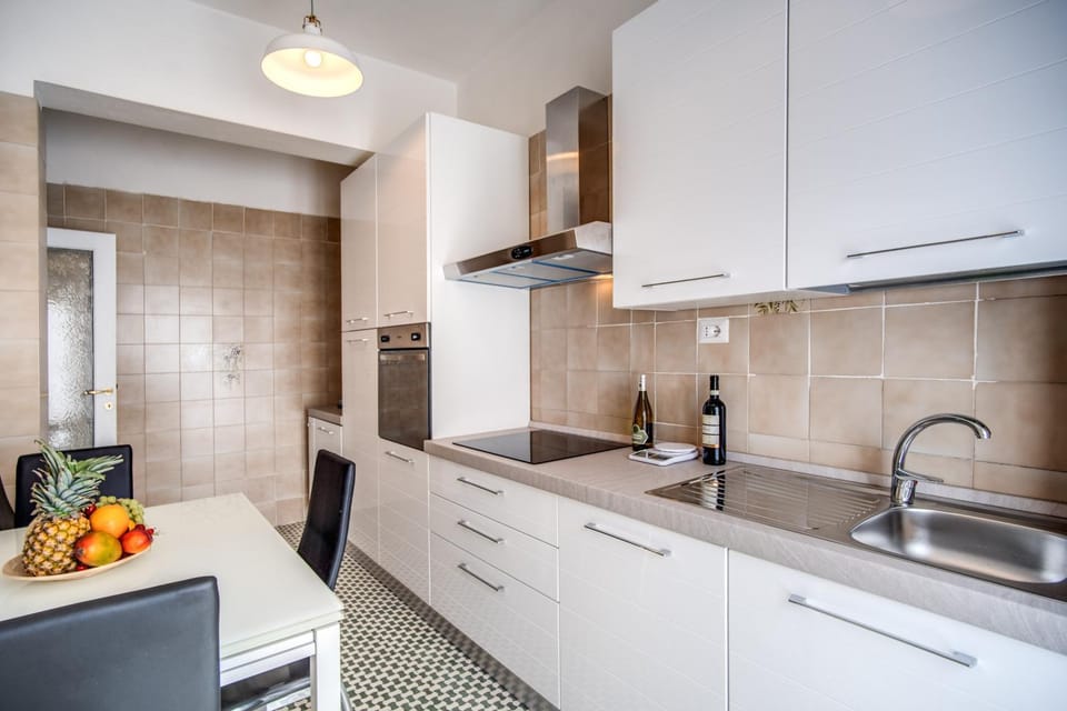 Kitchen or kitchenette, dishwasher, pet friendly, stove