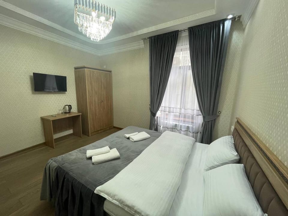 TV and multimedia, Photo of the whole room, Bedroom, towels