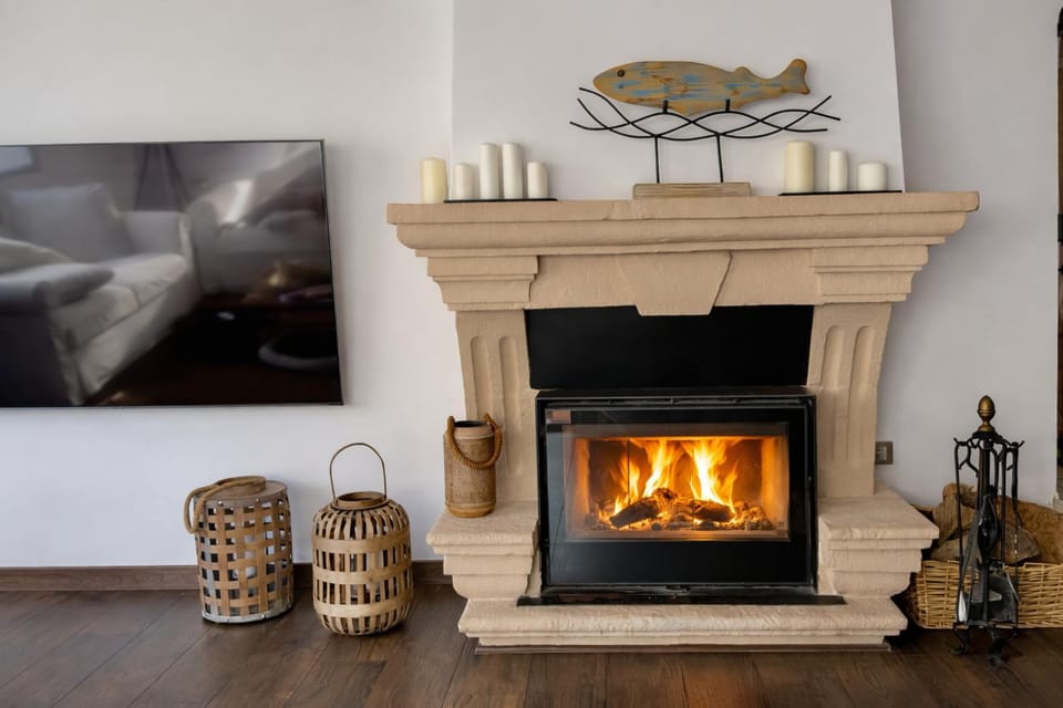 TV and multimedia, Living room, fireplace