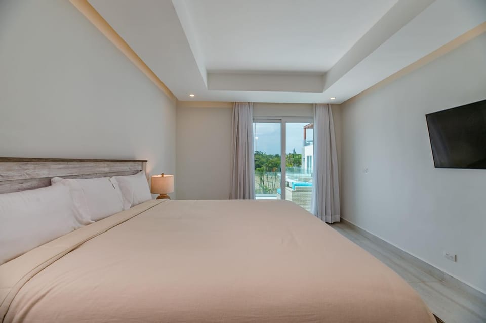 Ocean One Roatan Villa in West Bay