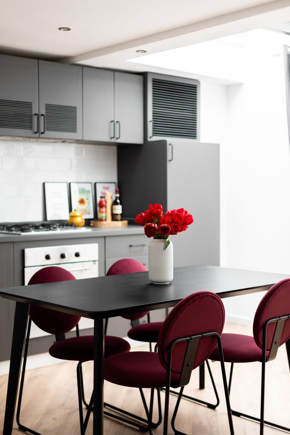 Seating area, Dining area