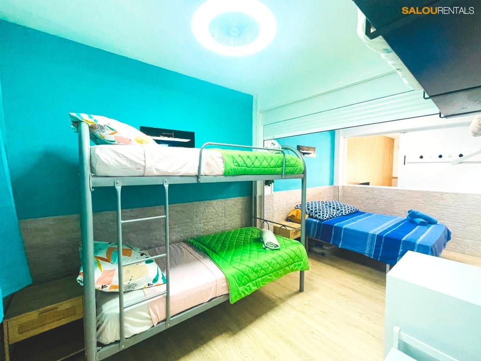 Bed, Photo of the whole room, Bedroom, bunk bed, air conditioner