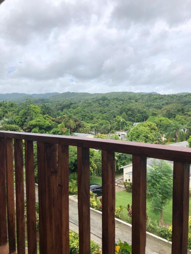 View (from property/room), Balcony/Terrace, Mountain view