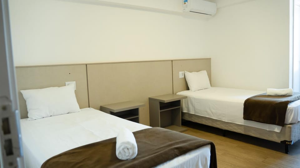 Bed, Photo of the whole room, Bedroom, air conditioner