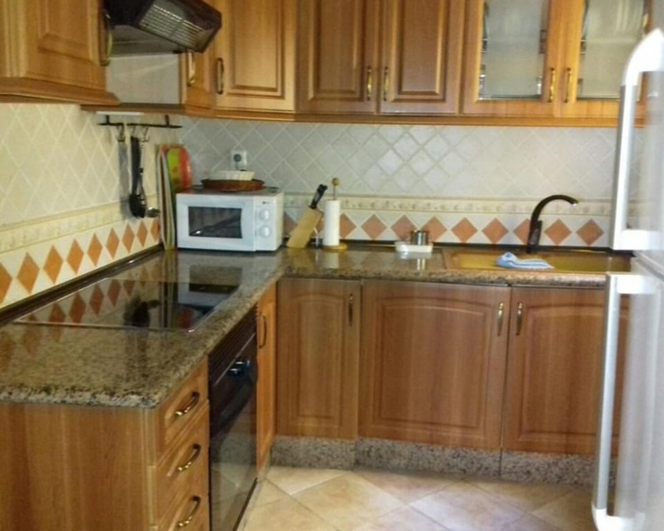 Kitchen or kitchenette, dishwasher, minibar, oven, pet friendly, stove, toaster
