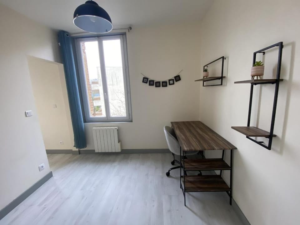 Seating area, internet