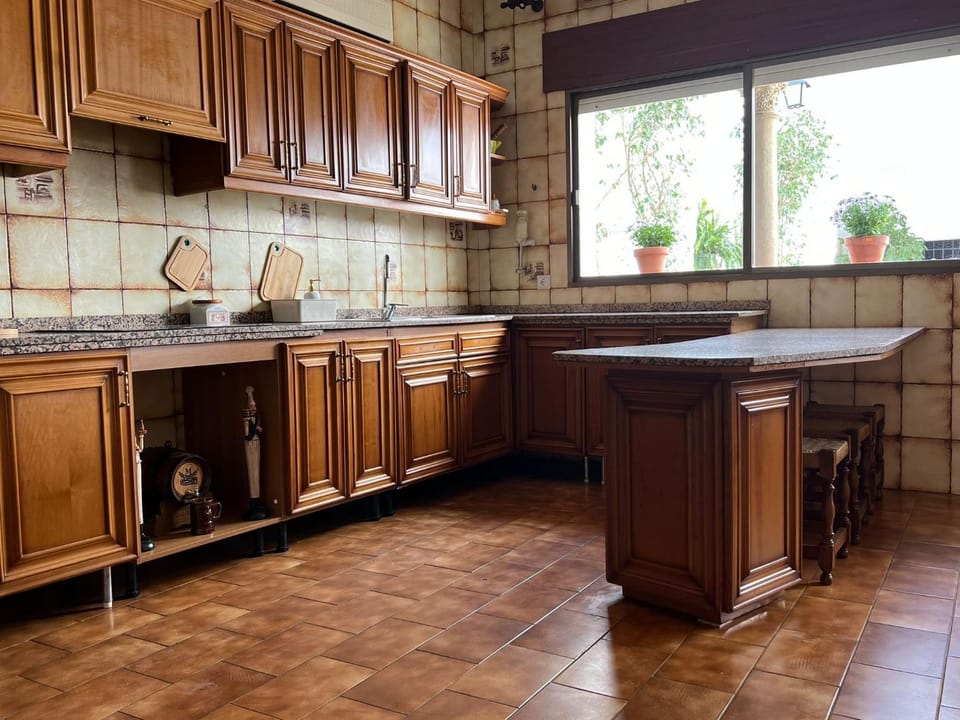 Kitchen or kitchenette, Kitchen or kitchenette