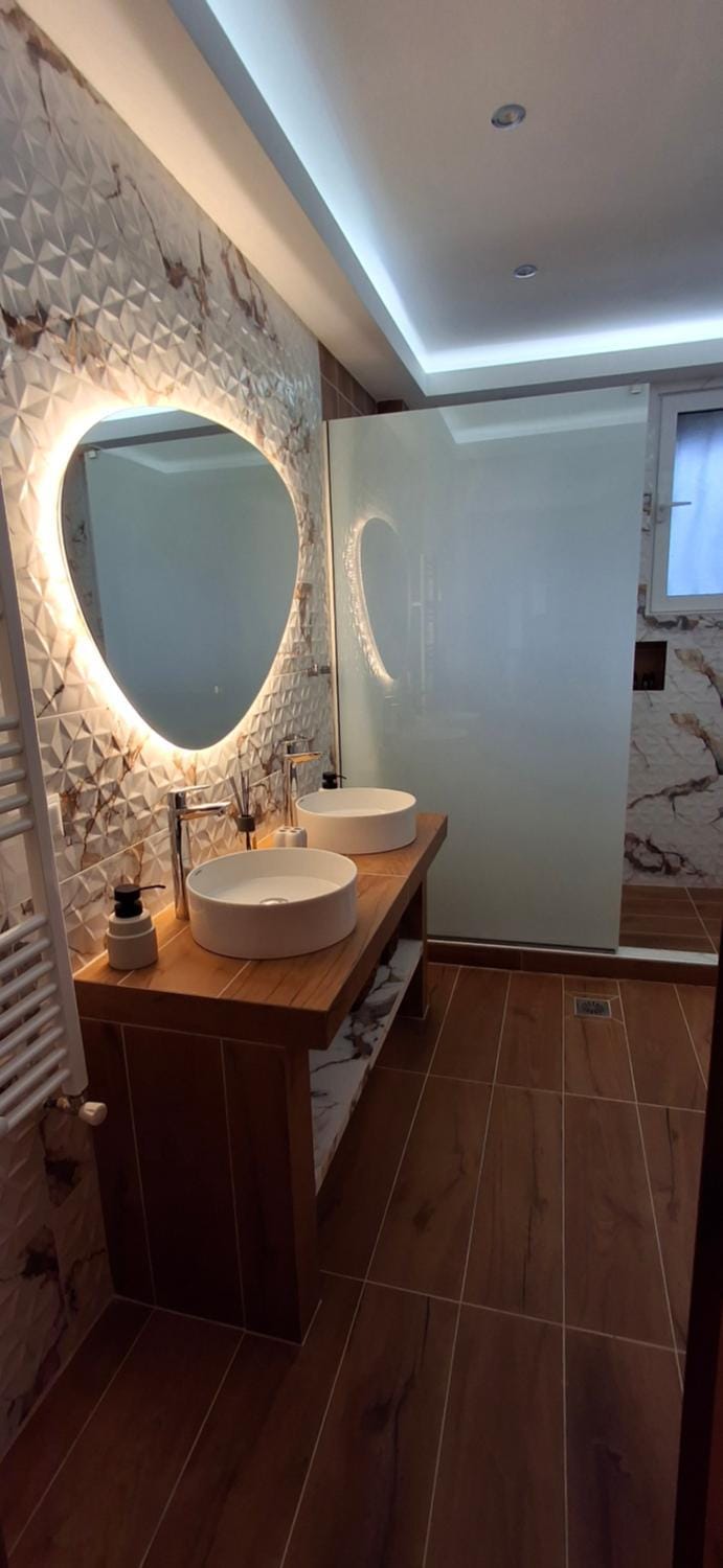 Big house with a huge garden and barbecue area! House in Halkidiki