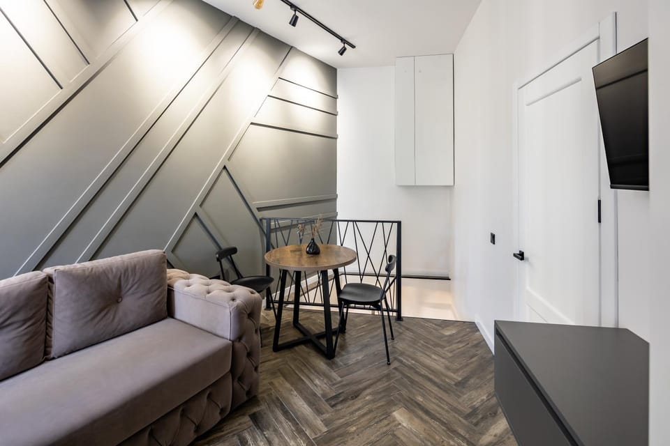 TV and multimedia, Seating area, Dining area, wardrobe