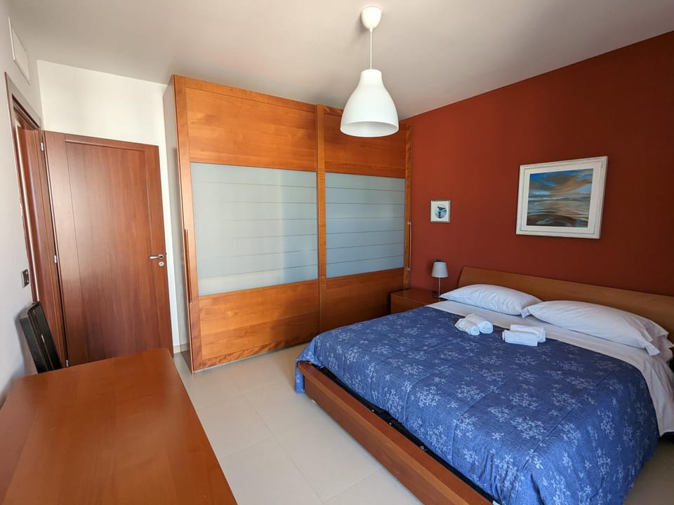 Bed, Photo of the whole room, Bedroom, wardrobe