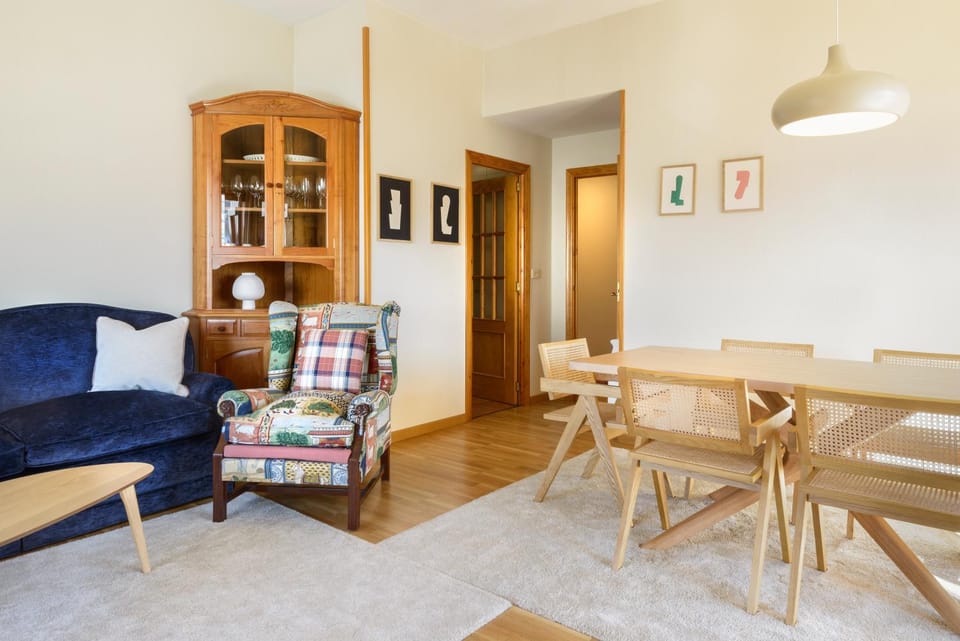 Communal lounge/ TV room, Living room, Seating area, Dining area