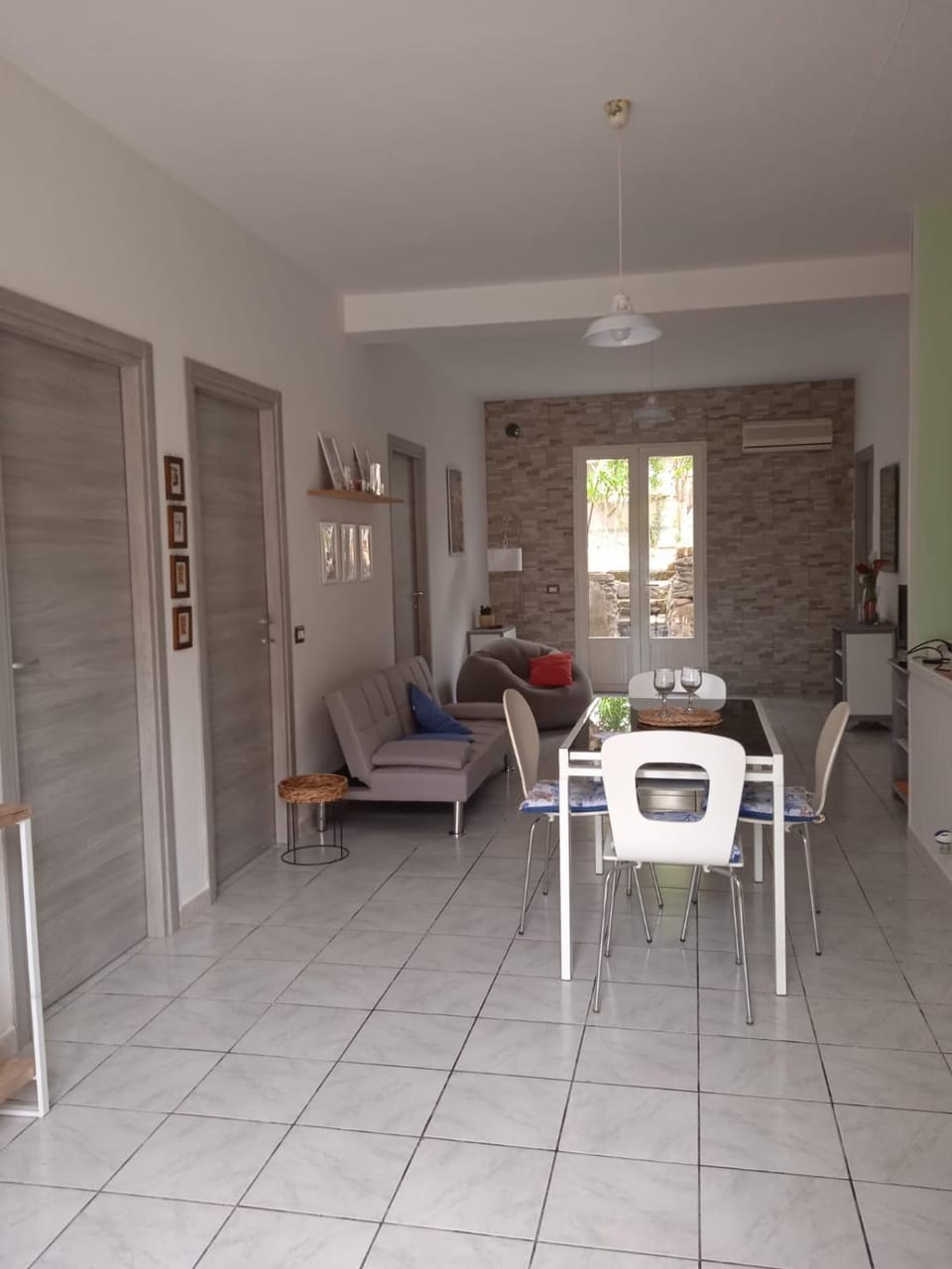 Living room, Dining area
