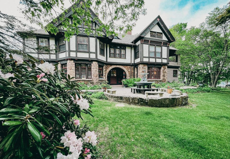 Property building, Spring, Garden