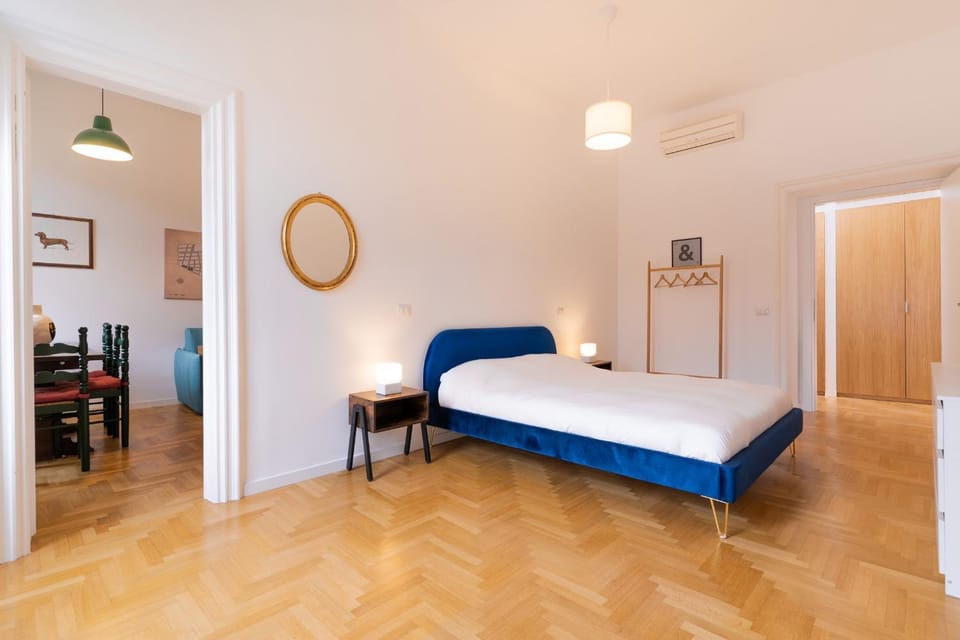 Bed, Photo of the whole room, Bedroom, wardrobe, air conditioner