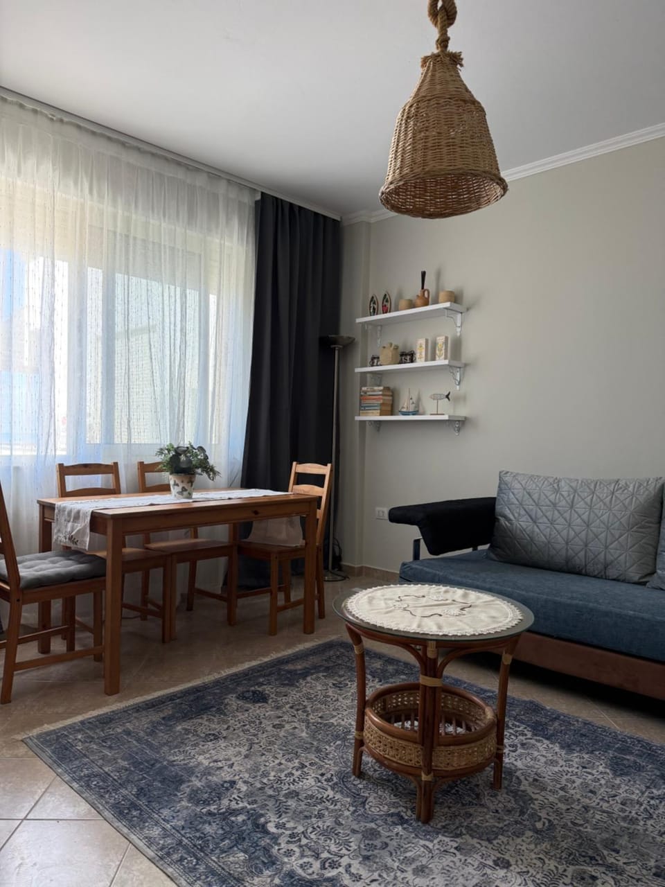 Seating area, Dining area